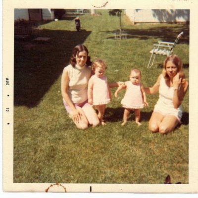 1972 Jill, Marie, Cathy, & Patty Patterson.jpg