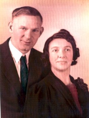 Raymond & Anna Mae (Lindley) Birch.jpg