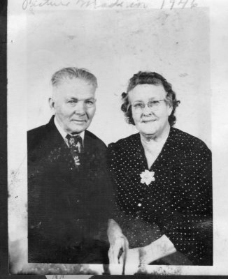 1946 Allen & Annie Shackelford.jpg
