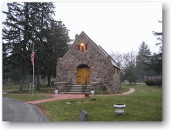Clinton Riverside Cemetery Chapel.jpg