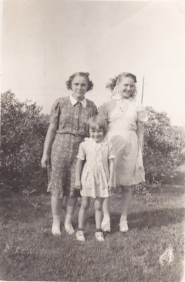Dorothy, Mary Ellen, & Fay (Patterson).jpg
