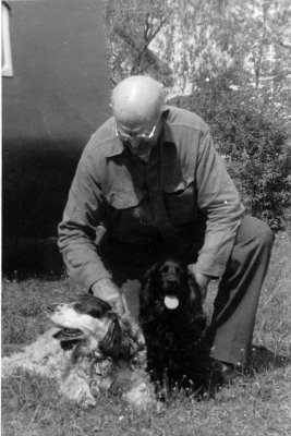 Fred N Randall with Freckles & unknown dog.jpg