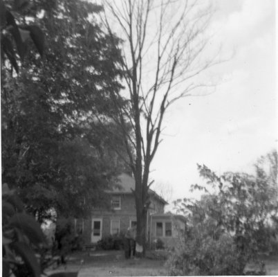Roy Randall farm home on 10331 Grossman Rd, Manchester, MI.jpg