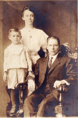 Unknown12 Randall Family in Jackson, MI.jpg